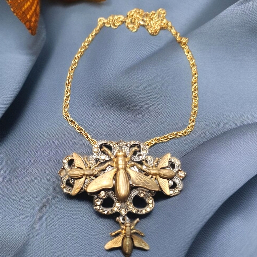 Exquisite Vintage MISS ELLIE NYC Custom Bee Crystal Necklace